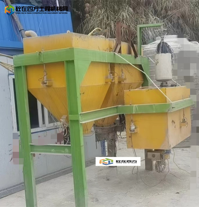 https://images.tongzsf.com/tong/truck_machine/20230403/1642a8b9961cd8.jpg