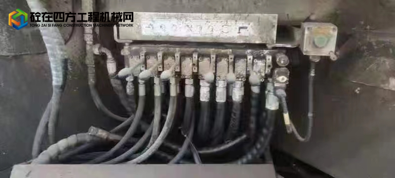 https://images.tongzsf.com/tong/truck_machine/20230407/1642f73a1bca1d.jpg