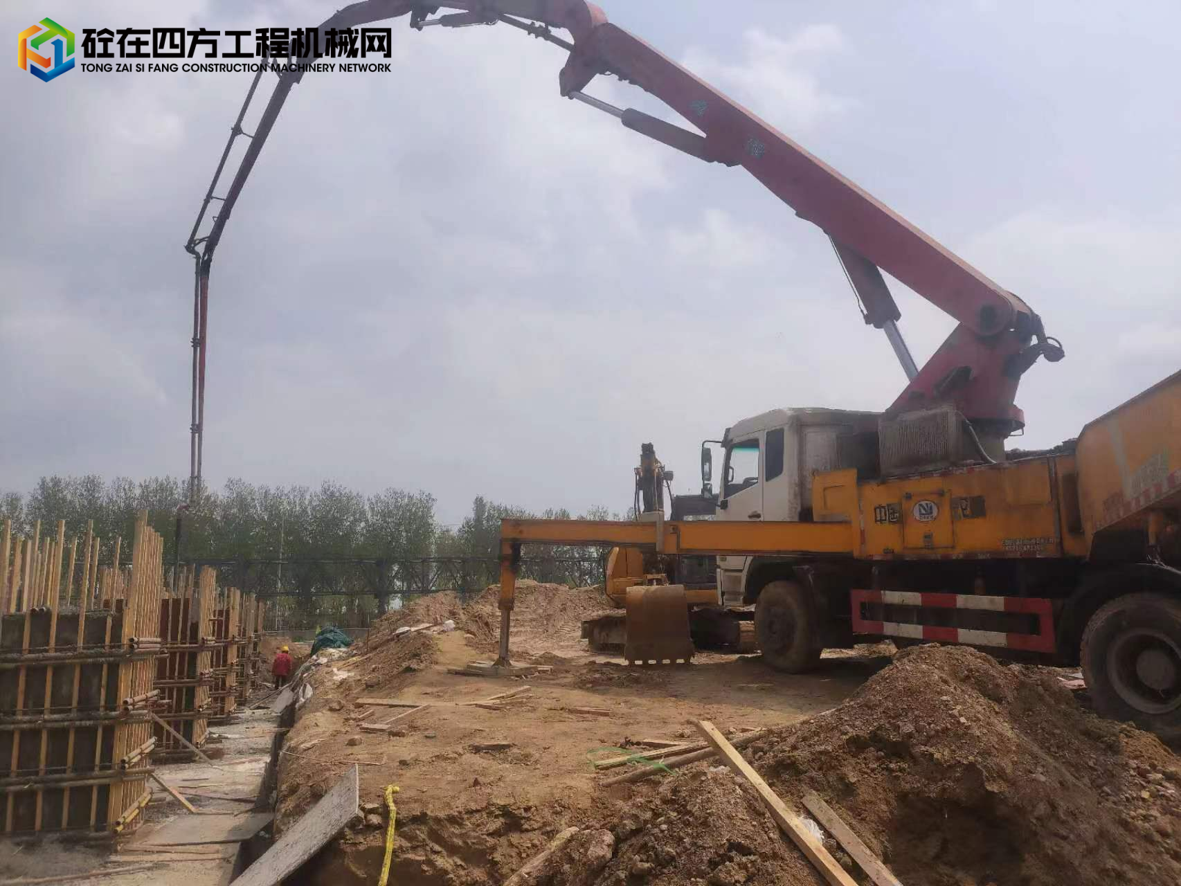 https://images.tongzsf.com/tong/truck_machine/20230408/16430d5a38eedf.jpg