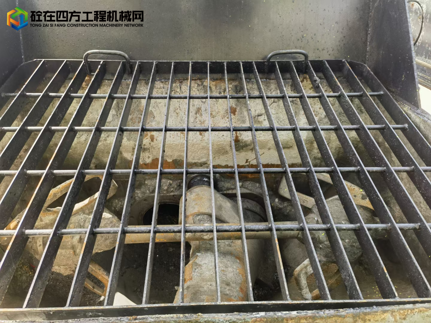 https://images.tongzsf.com/tong/truck_machine/20230410/16433bdd4ce7a7.jpg