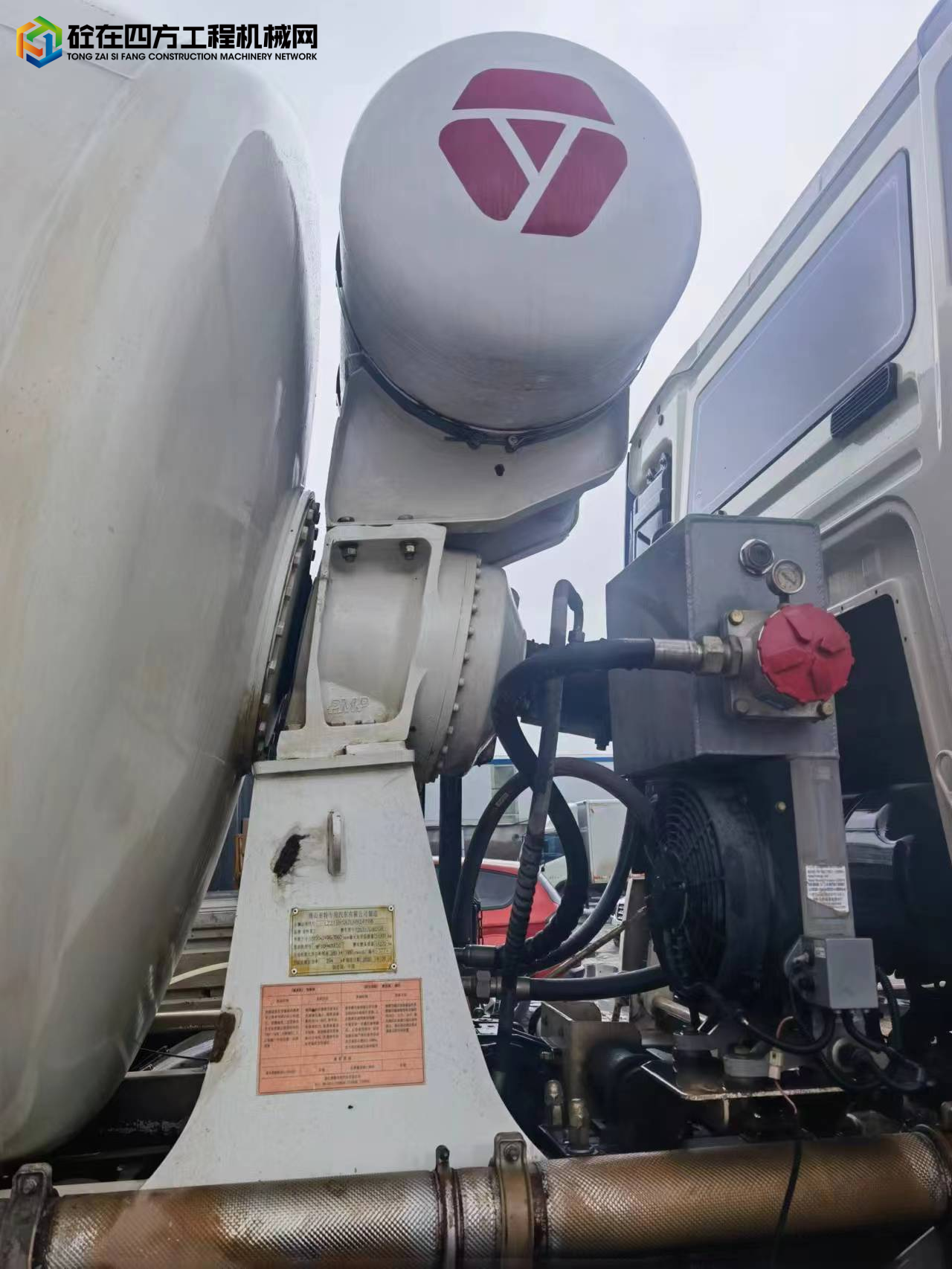 https://images.tongzsf.com/tong/truck_machine/20230515/164618d11714ff.jpg