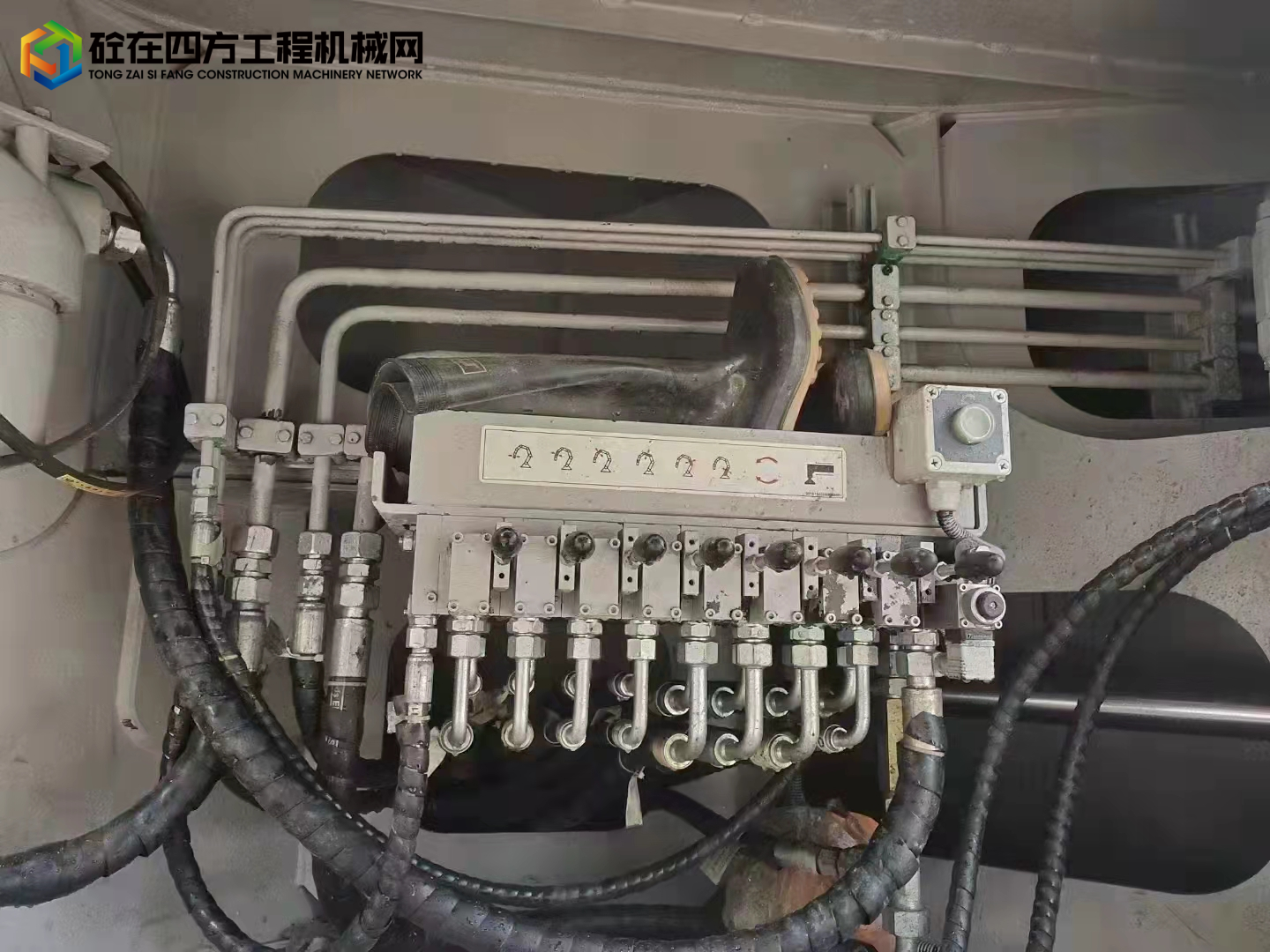 https://images.tongzsf.com/tong/truck_machine/20230523/1646c78e79bbcd.jpg