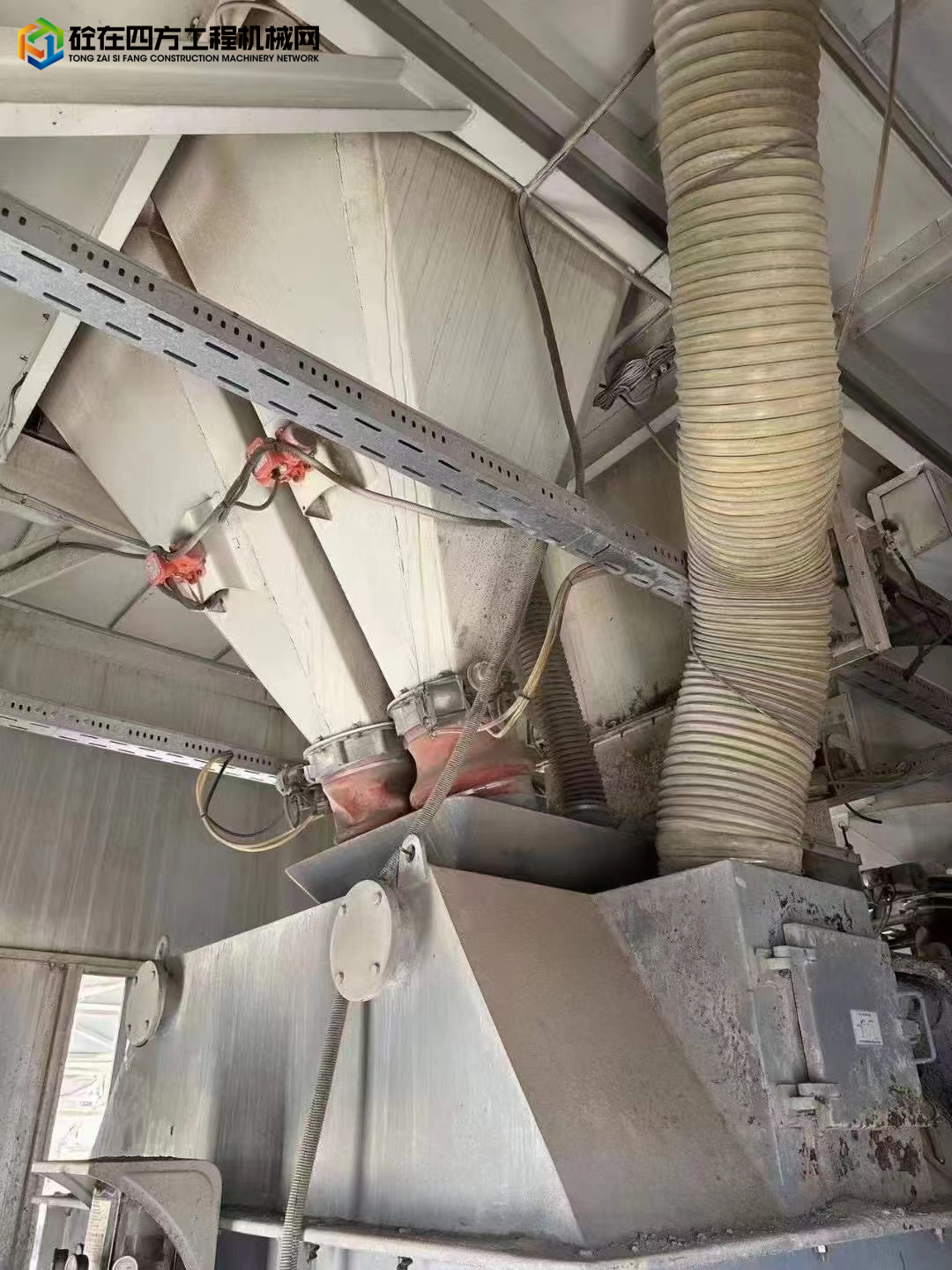 https://images.tongzsf.com/tong/truck_machine/20230531/16476f0f1b5122.jpg
