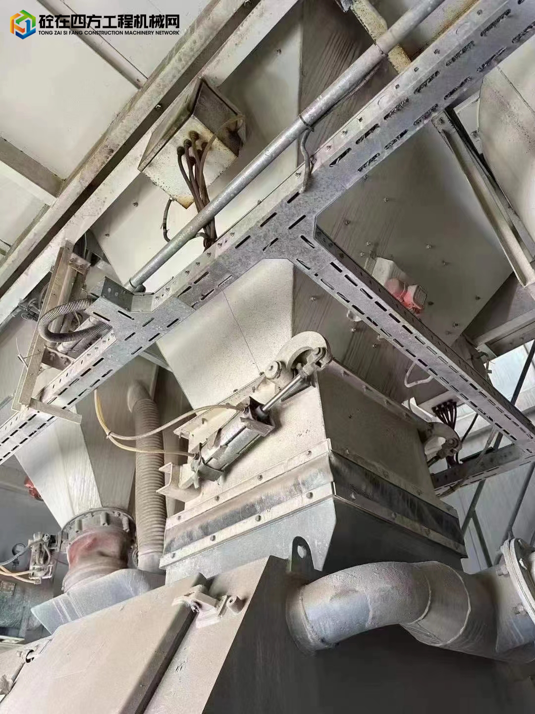 https://images.tongzsf.com/tong/truck_machine/20230531/16476f1054b6f3.jpg