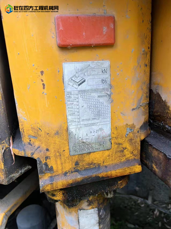 https://images.tongzsf.com/tong/truck_machine/20230605/1647d843cf0799.jpg