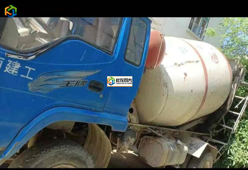 https://images.tongzsf.com/tong/truck_machine/20230608/164814f6a17683.jpg