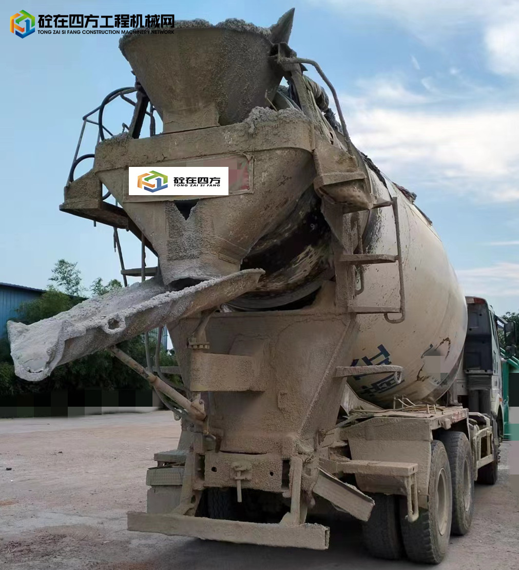 https://images.tongzsf.com/tong/truck_machine/20230725/164bf2b5ab32e7.jpg
