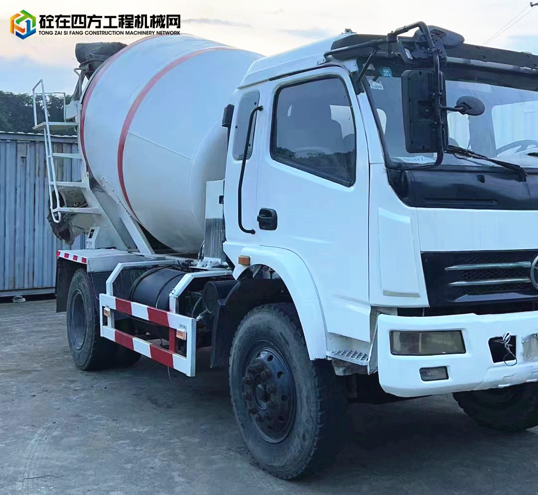 https://images.tongzsf.com/tong/truck_machine/20230811/164d5903d7d9aa.jpg