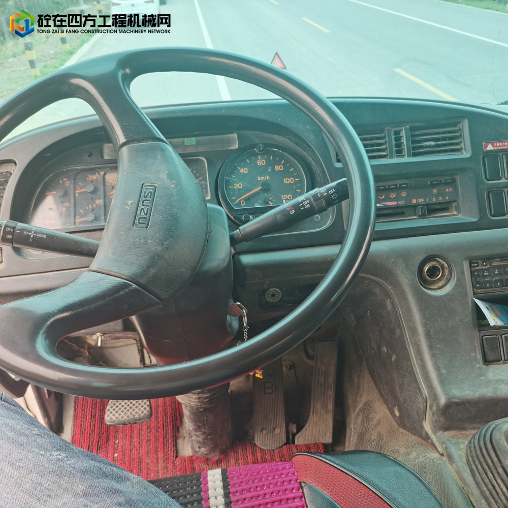 https://images.tongzsf.com/tong/truck_machine/20230818/164df0b5a5f3c1.jpg