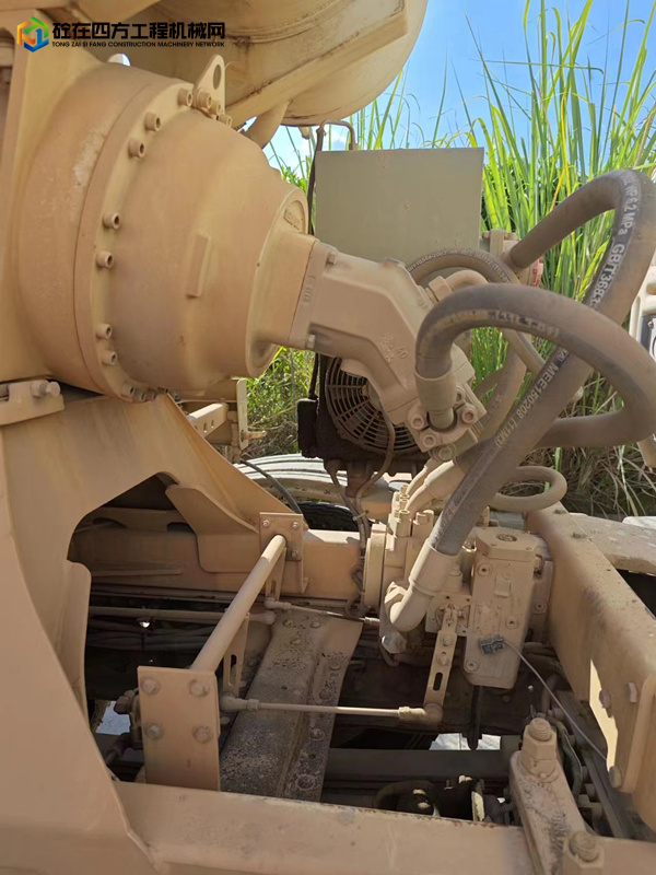 https://images.tongzsf.com/tong/truck_machine/20230825/164e86c0d7a744.jpg