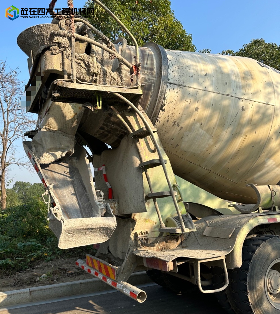 https://images.tongzsf.com/tong/truck_machine/20231025/16538a93f5a861.jpg