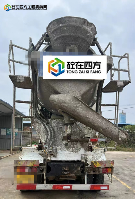 https://images.tongzsf.com/tong/truck_machine/20231114/165530cb1aed25.jpg