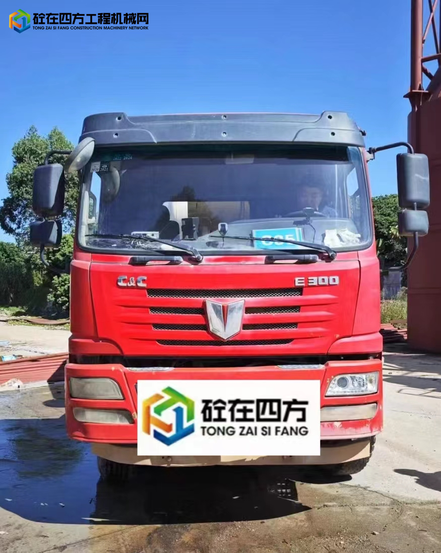 https://images.tongzsf.com/tong/truck_machine/20231121/1655c41ae52849.jpg