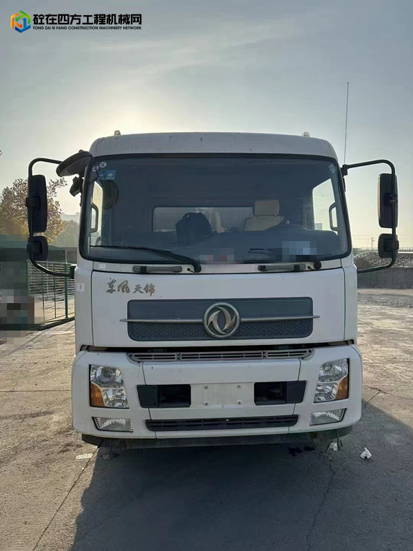 https://images.tongzsf.com/tong/truck_machine/20231206/1656fcc48cd092.jpg
