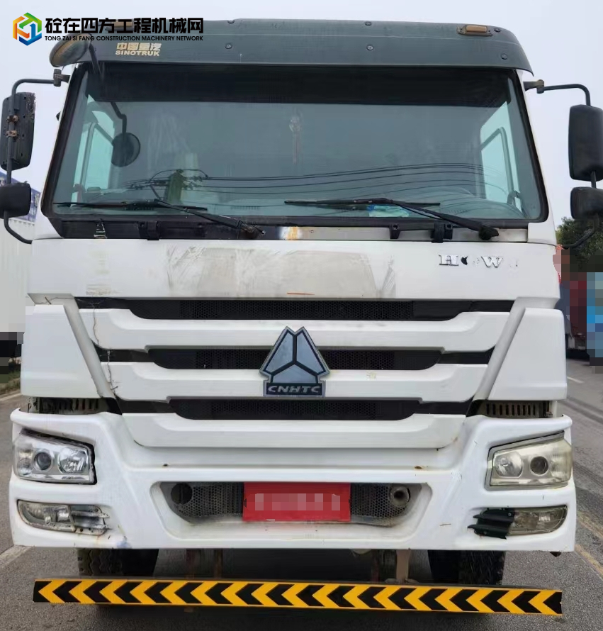 https://images.tongzsf.com/tong/truck_machine/20231214/1657abf89cc3b6.jpg