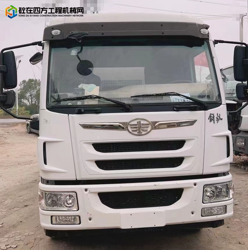 https://images.tongzsf.com/tong/truck_machine/20231215/1657c041c5e952.jpg