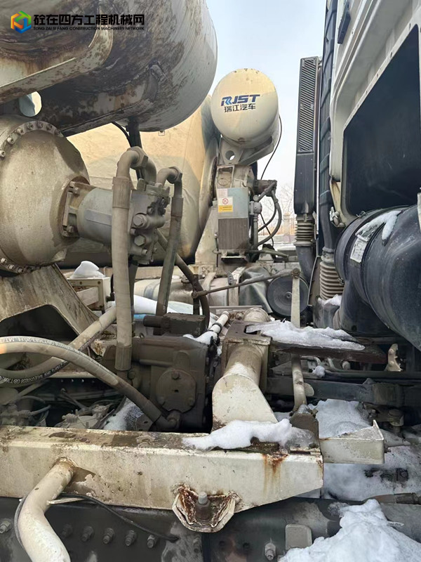 https://images.tongzsf.com/tong/truck_machine/20231227/1658b9acd19609.jpg