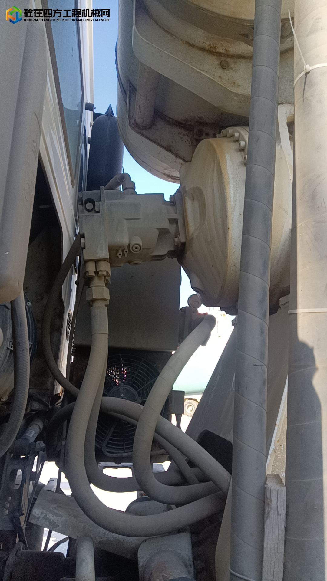 https://images.tongzsf.com/tong/truck_machine/20240105/165979eb1cdbbd.jpg