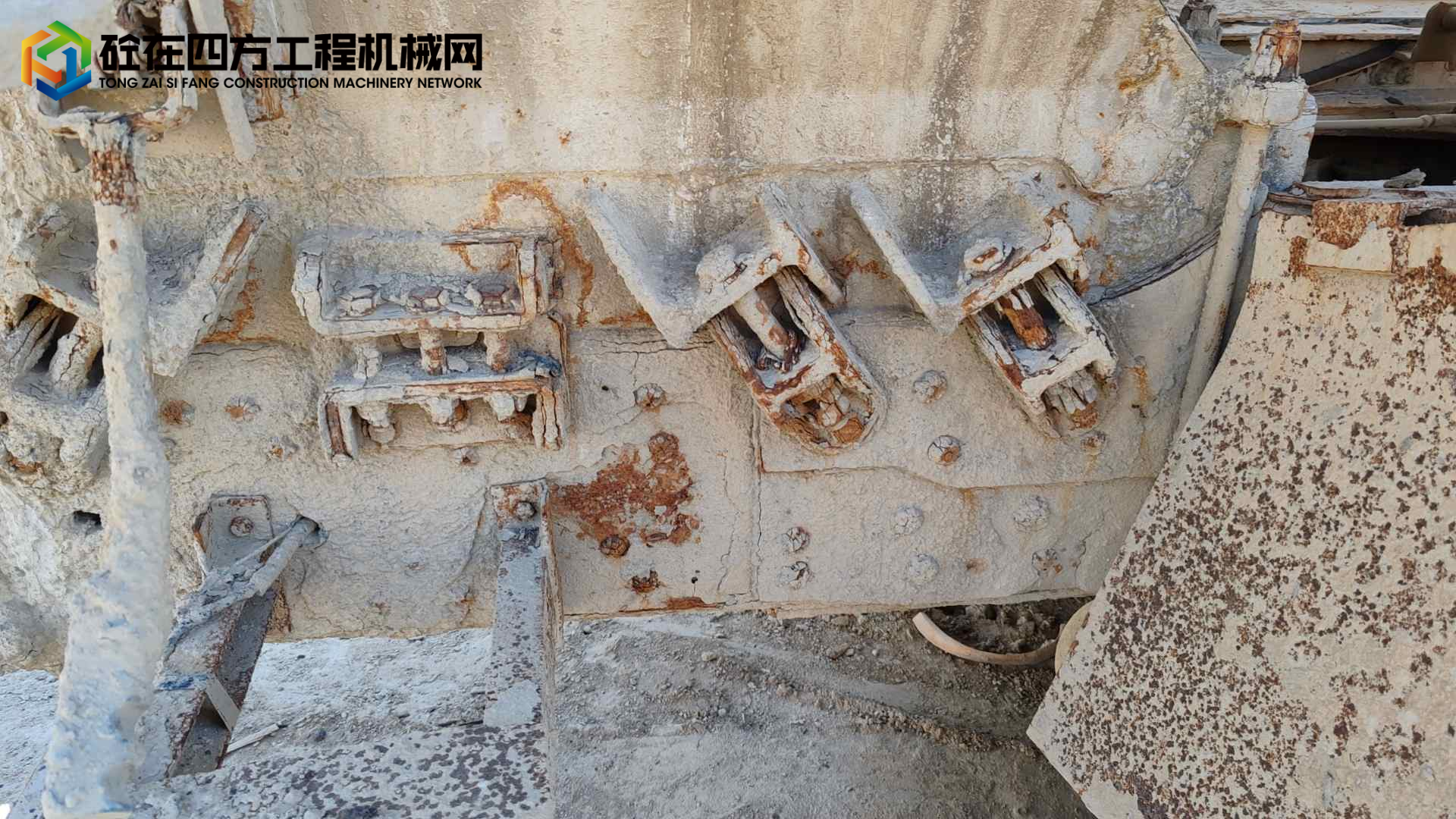 https://images.tongzsf.com/tong/truck_machine/20240110/1659e35517e544.jpg