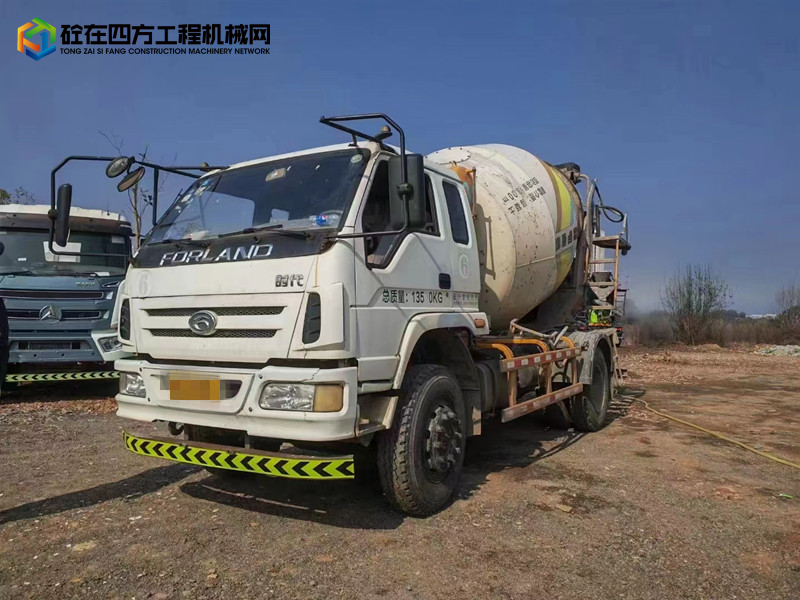 https://images.tongzsf.com/tong/truck_machine/20240115/165a4ef2cd78d7.jpg