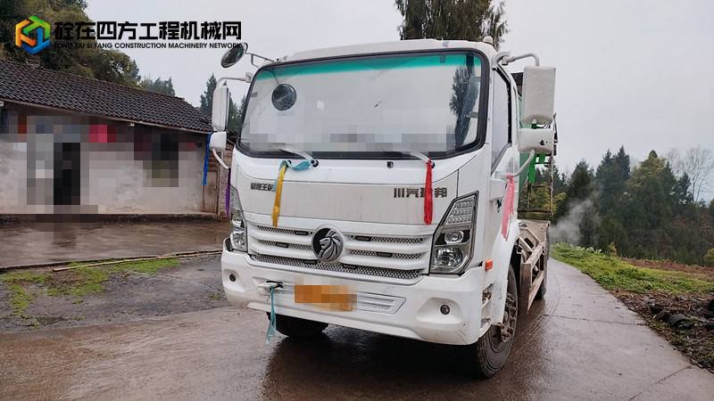 https://images.tongzsf.com/tong/truck_machine/20240118/165a8b94ce0803.jpg