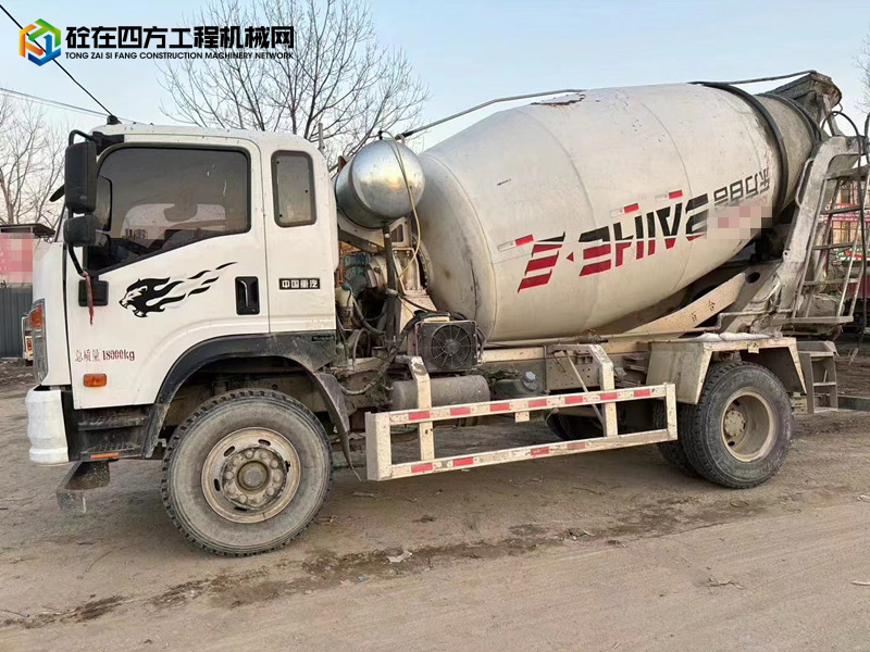 https://images.tongzsf.com/tong/truck_machine/20240129/165b737e95a75e.jpg