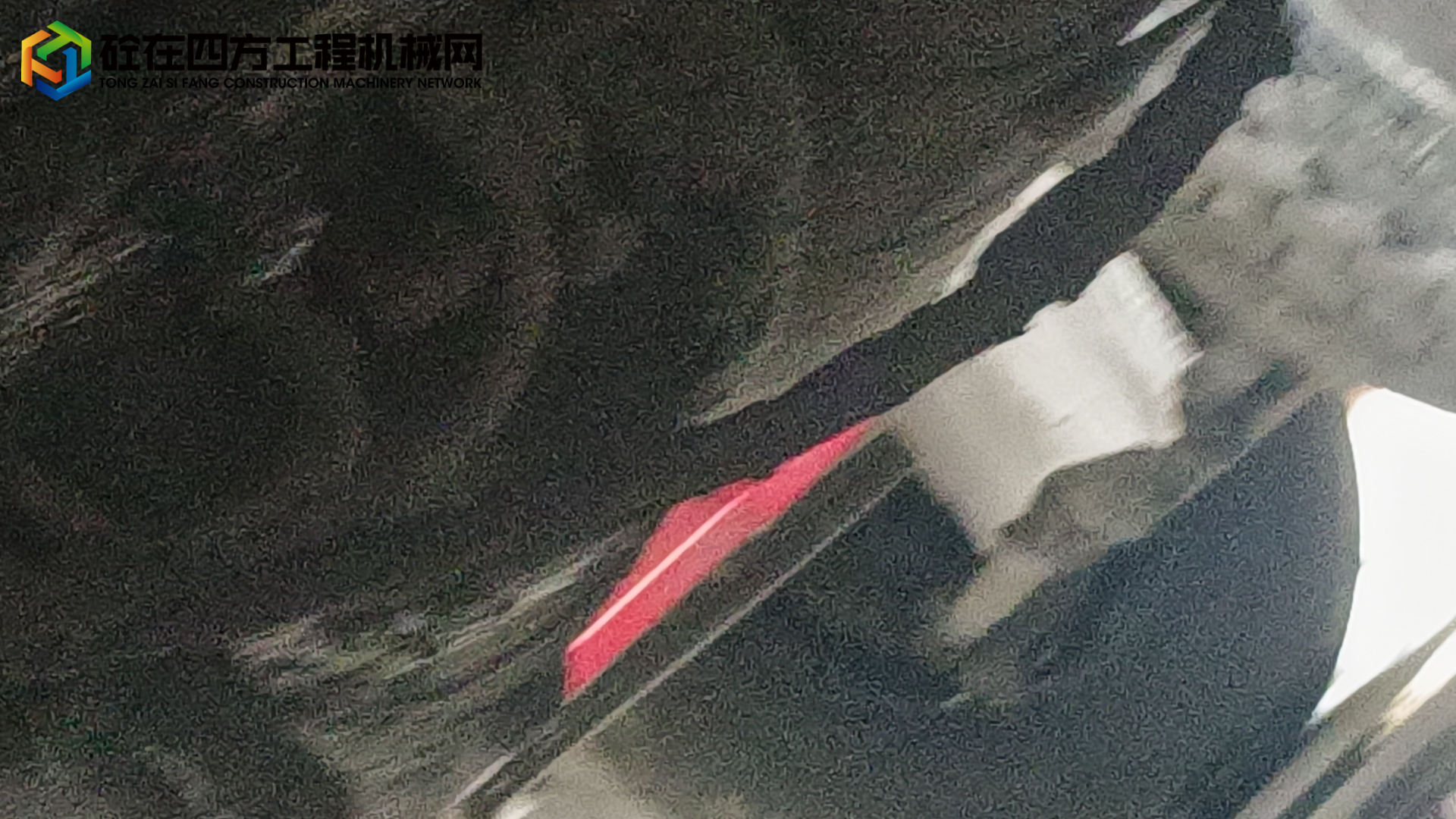 https://images.tongzsf.com/tong/truck_machine/20240219/165d3078cf37ce.jpg