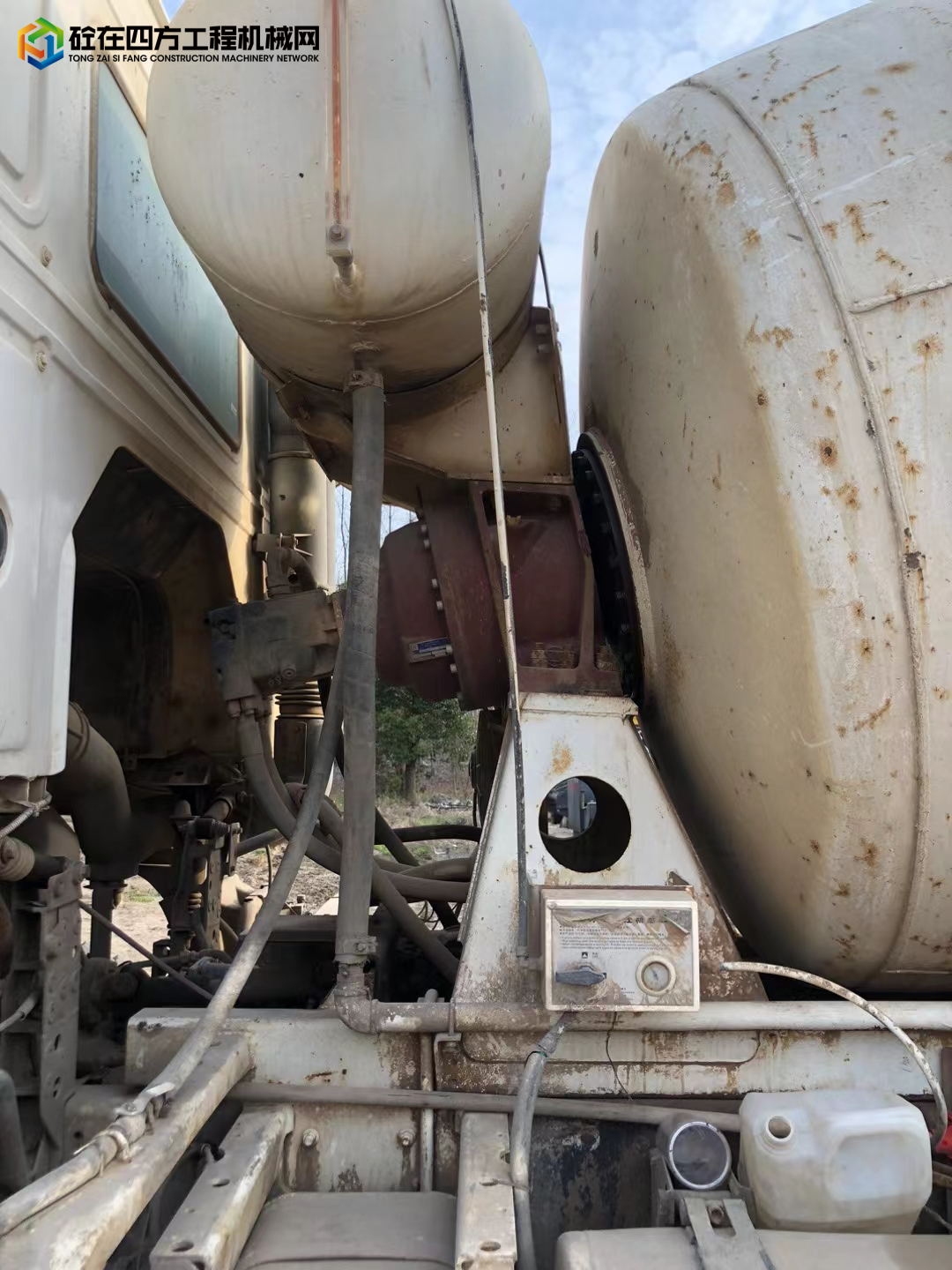https://images.tongzsf.com/tong/truck_machine/20240328/16604d8d7d4592.jpg