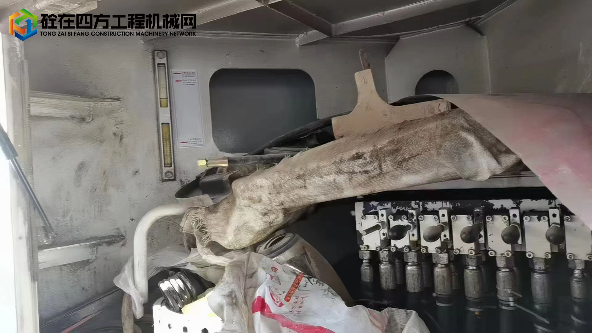 https://images.tongzsf.com/tong/truck_machine/20240402/1660bbe4a2a580.jpg