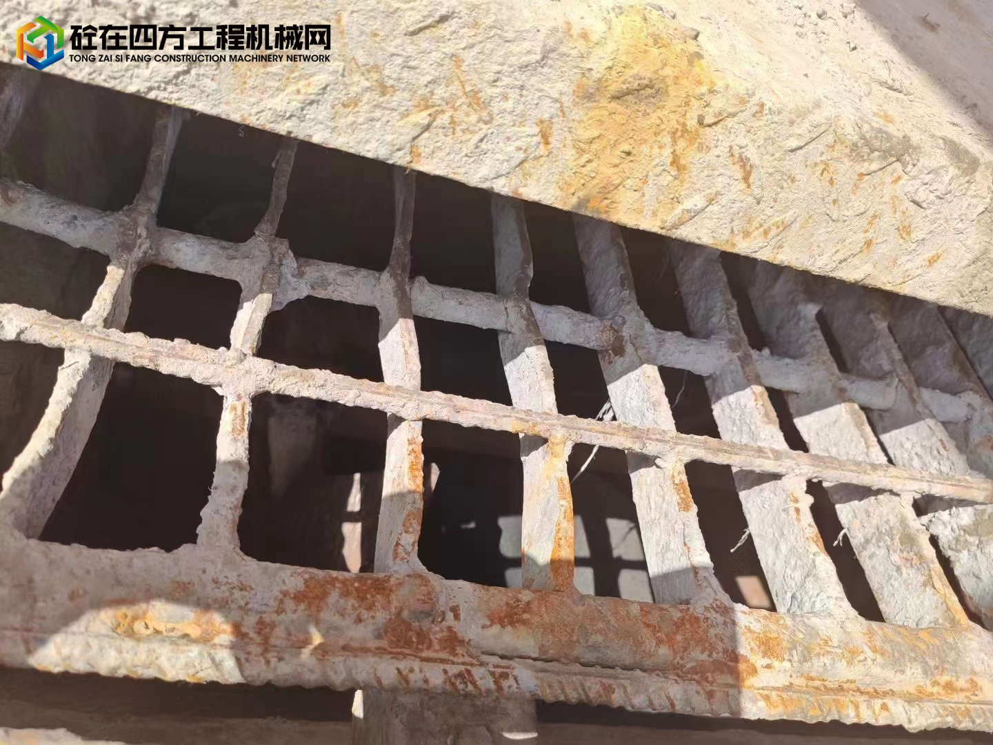 https://images.tongzsf.com/tong/truck_machine/20240402/1660bf9dfedd03.jpg