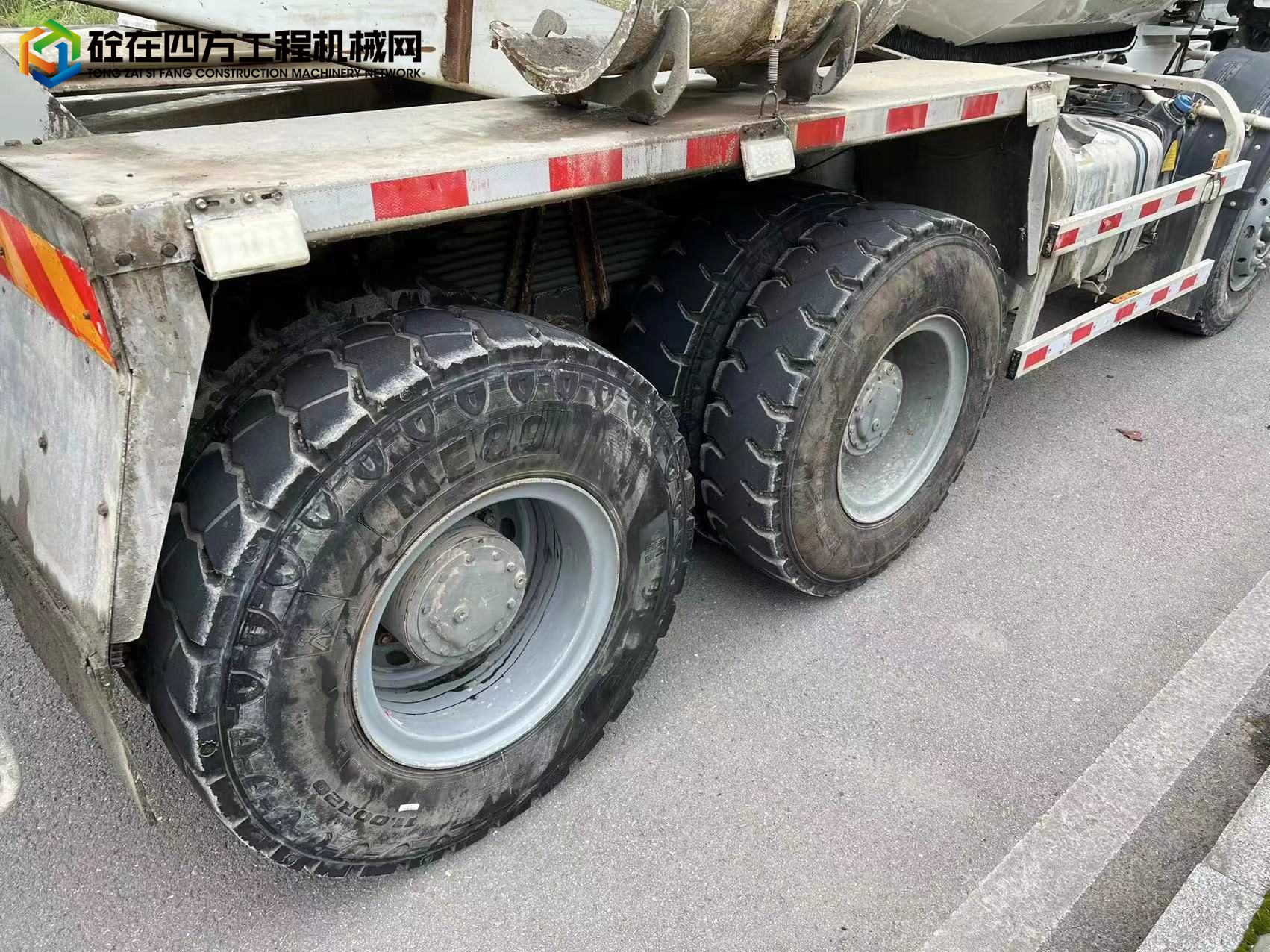 https://images.tongzsf.com/tong/truck_machine/20240606/1666107bd2e46d.jpg