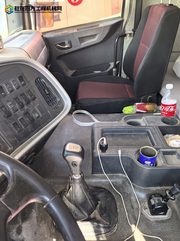 https://images.tongzsf.com/tong/truck_machine/20241008/1670497ff5e360.jpg