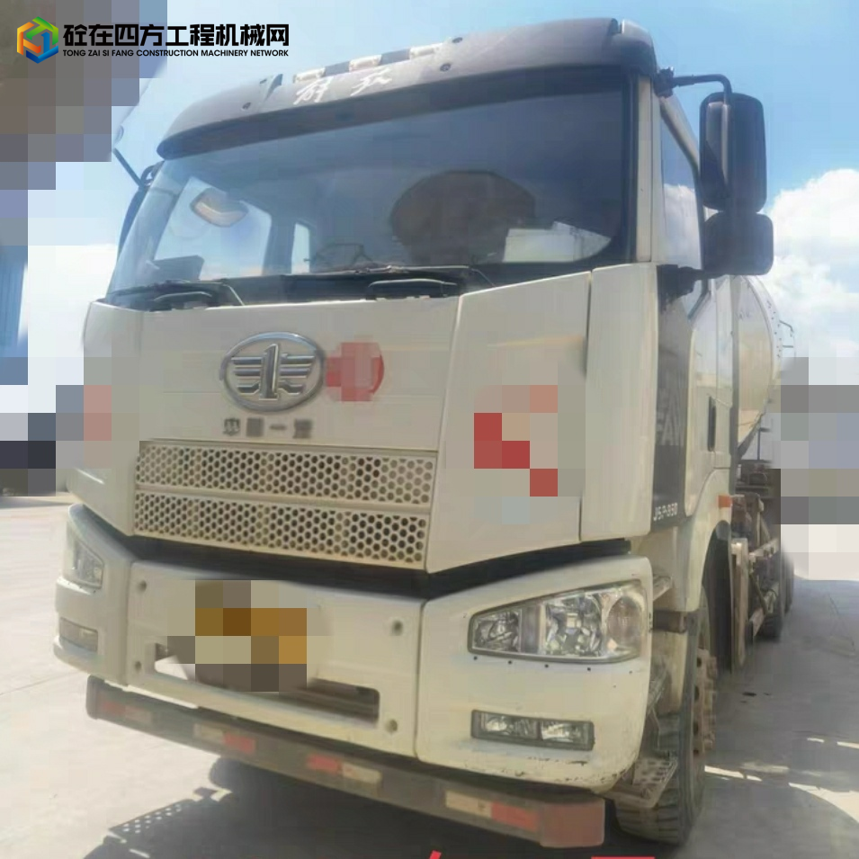 https://images.tongzsf.com/tong/truck_machine/20241008/16704dfbf9ccf2.jpg