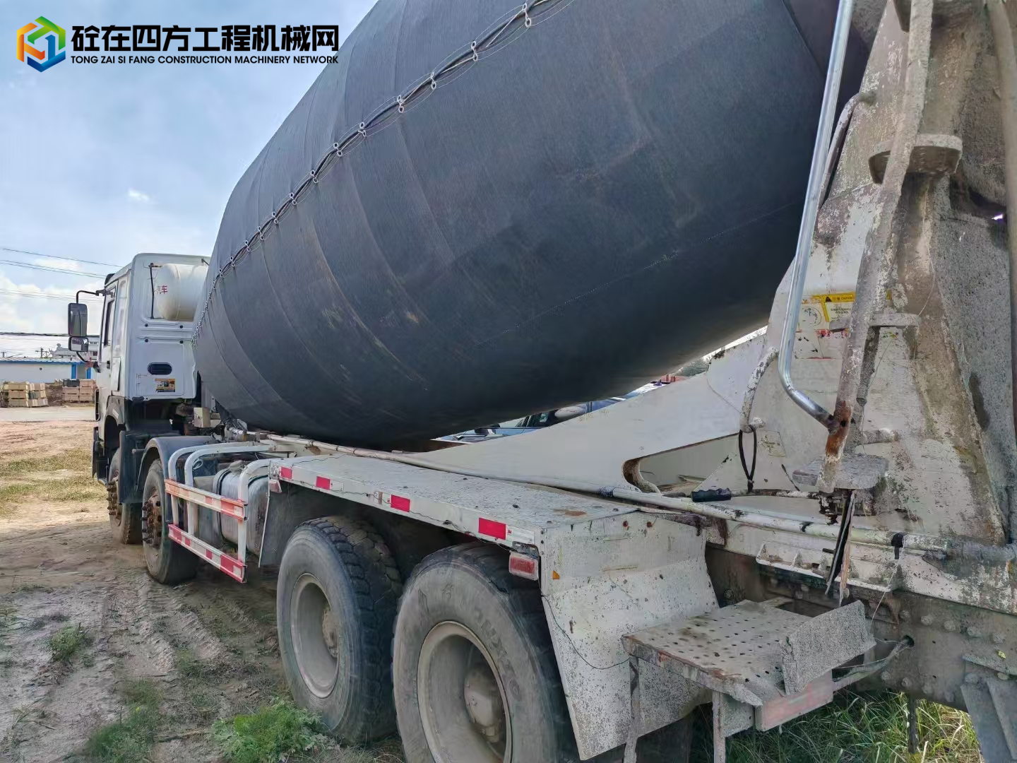 https://images.tongzsf.com/tong/truck_machine/20241016/1670f61c95a5ea.jpg