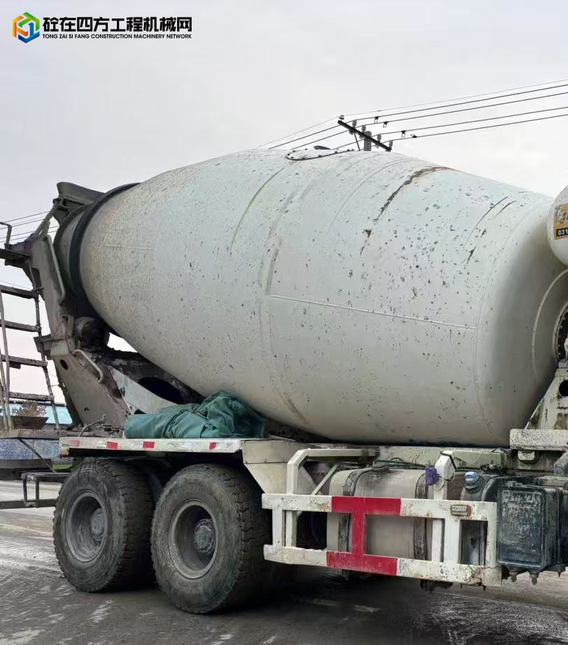 https://images.tongzsf.com/tong/truck_machine/20241125/1674440e8d45f3.jpg
