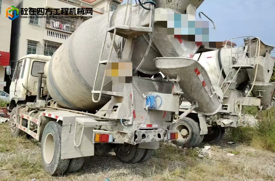 https://images.tongzsf.com/tong/truck_machine/20241225/1676baefb722e7.jpg