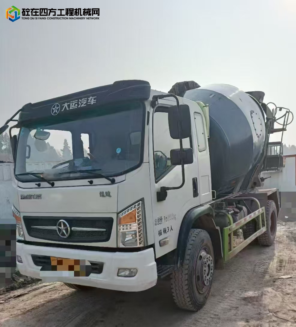 https://images.tongzsf.com/tong/truck_machine/20250108/1677e13143437e.jpg