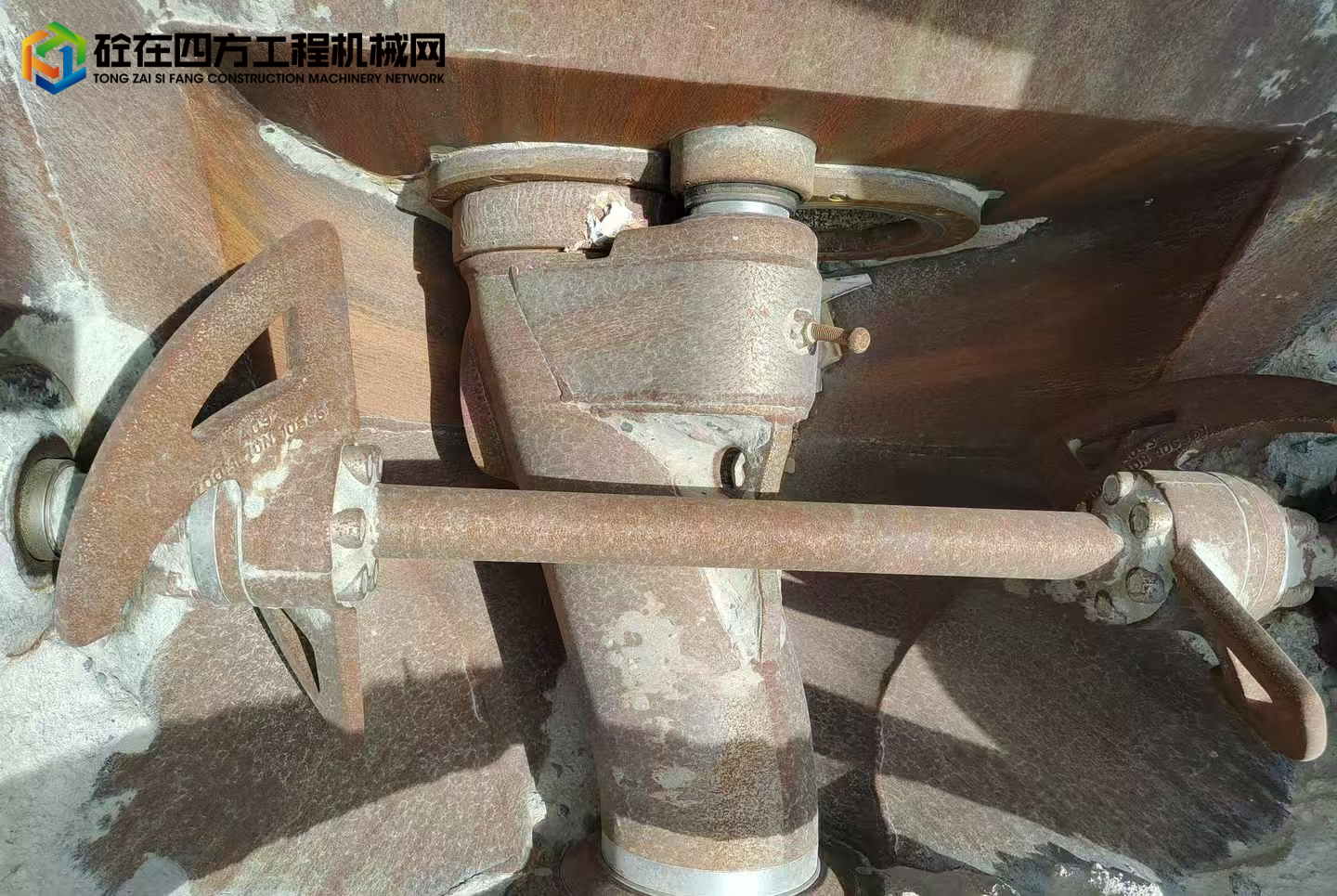 https://images.tongzsf.com/tong/truck_machine/20250116/167889883f406a.jpg