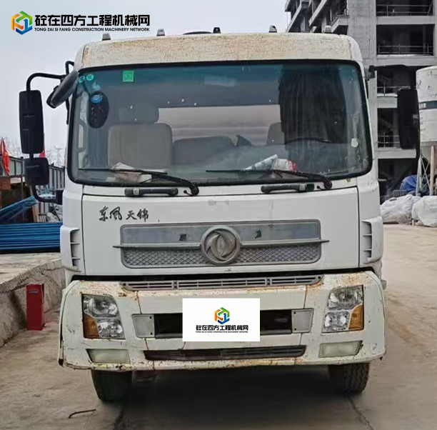 https://images.tongzsf.com/tong/truck_machine/20250303/167c51a97a7ee1.jpg