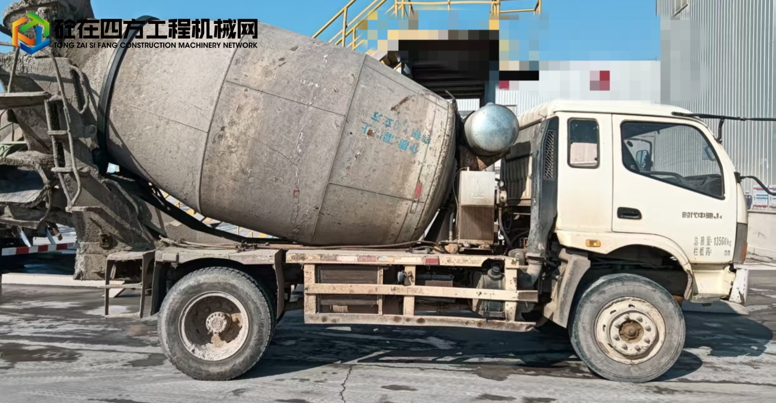 https://images.tongzsf.com/tong/truck_machine/20250325/167e21f93e7a79.jpg