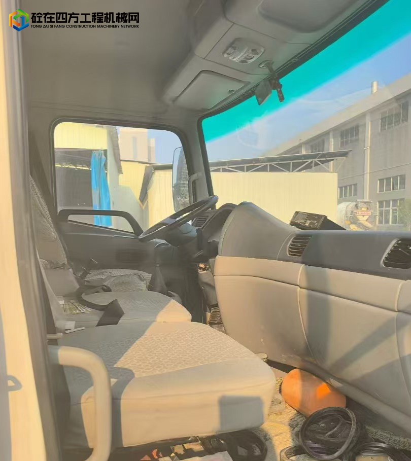 https://images.tongzsf.com/tong/truck_machine/20250412/167fa699d5c601.jpg