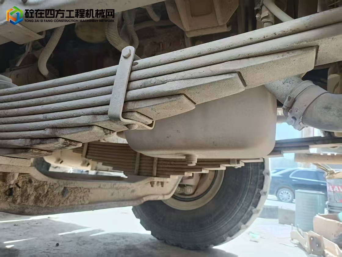 https://images.tongzsf.com/tong/truck_machine/20250415/167fdb91e70ae2.jpg