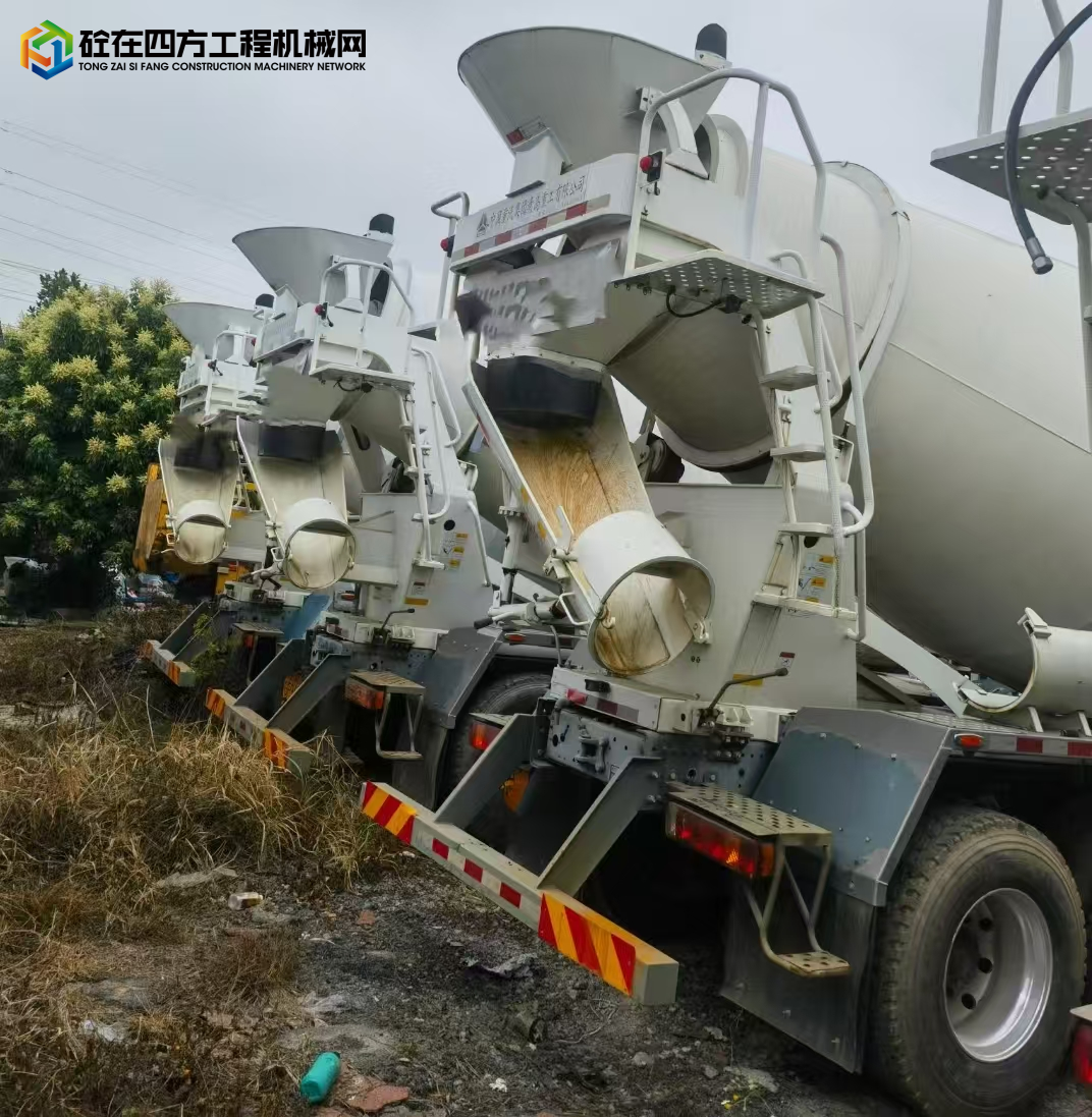https://images.tongzsf.com/tong/truck_machine/20250424/16809d3c94cb95.jpg