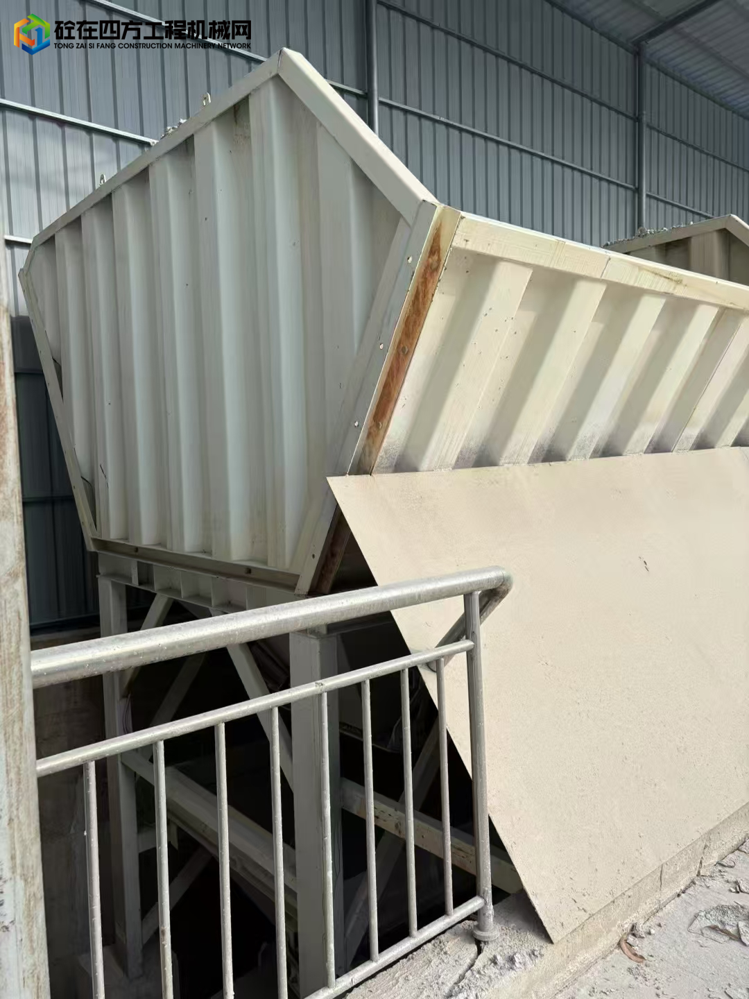 https://images.tongzsf.com/tong/truck_machine/20250429/16810481e0cdbc.jpg