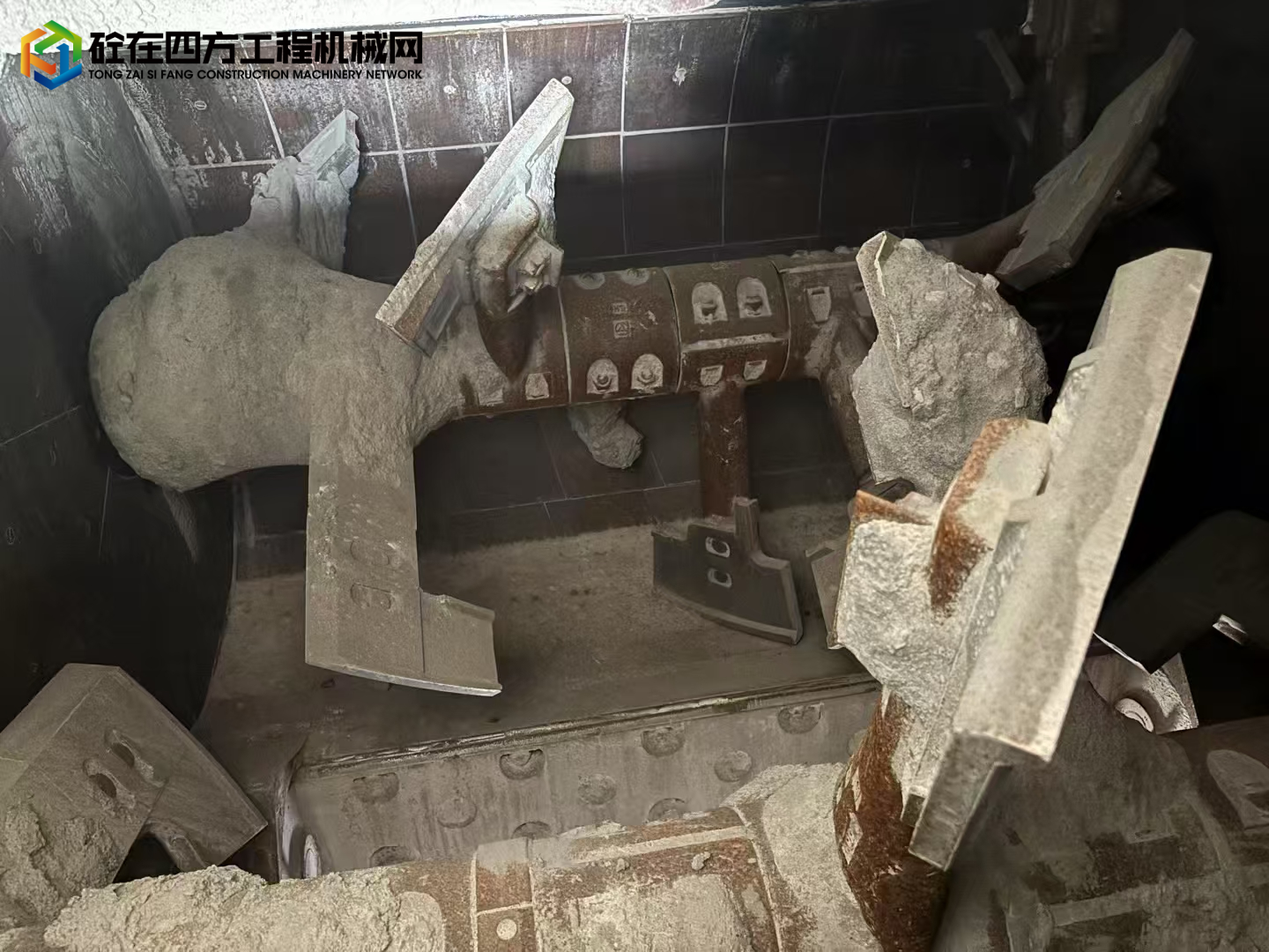 https://images.tongzsf.com/tong/truck_machine/20250429/16810482468c71.jpg