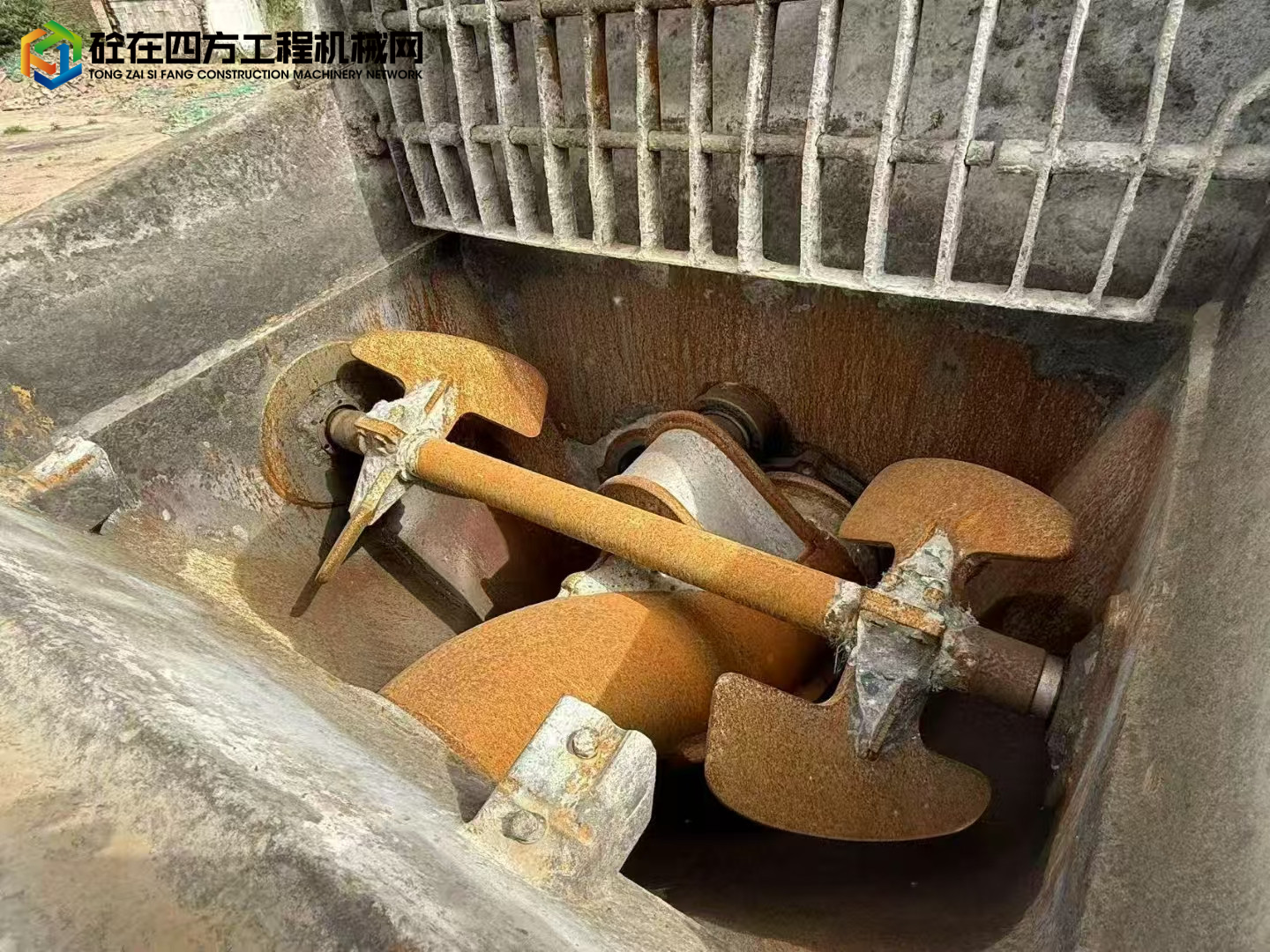 https://images.tongzsf.com/tong/truck_machine/20250430/168118fbe67e59.jpg