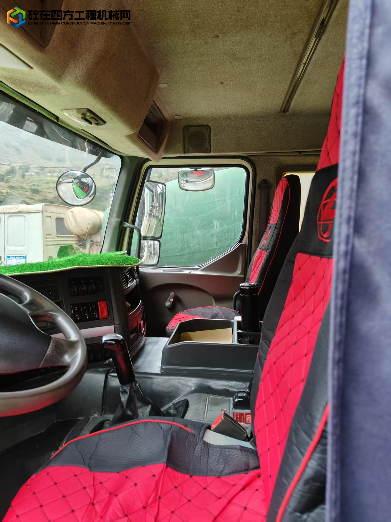 https://images.tongzsf.com/tong/truck_machine/20250513/16822e20bcf314.jpg