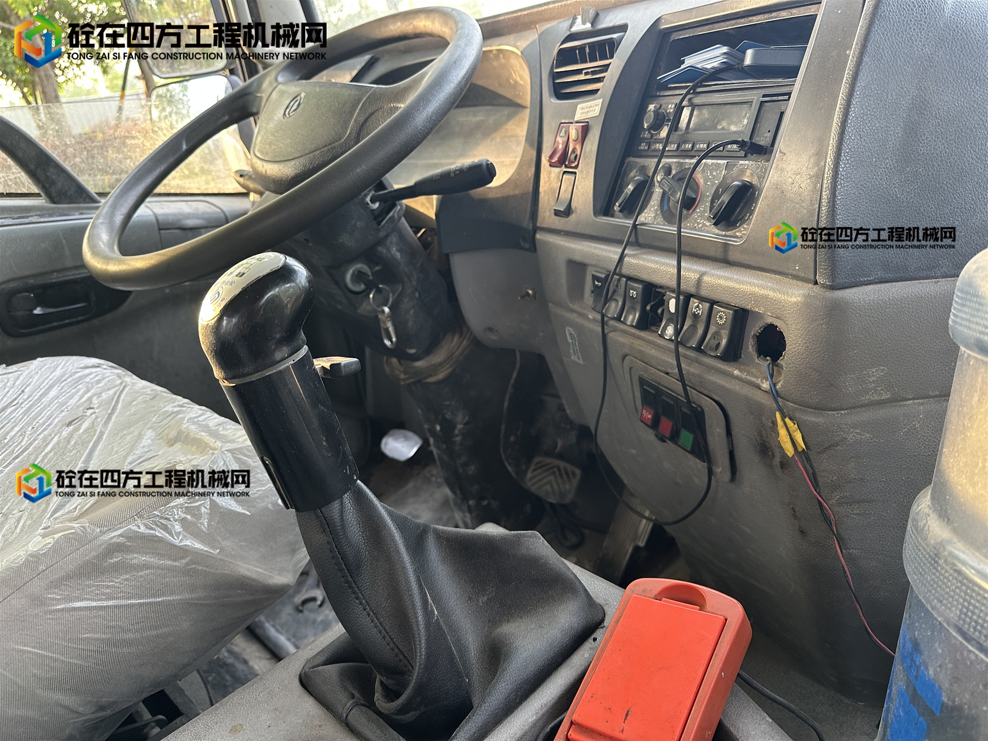 https://images.tongzsf.com/tong/truck_machine/20250514/16823eb5fb3bd0.jpg