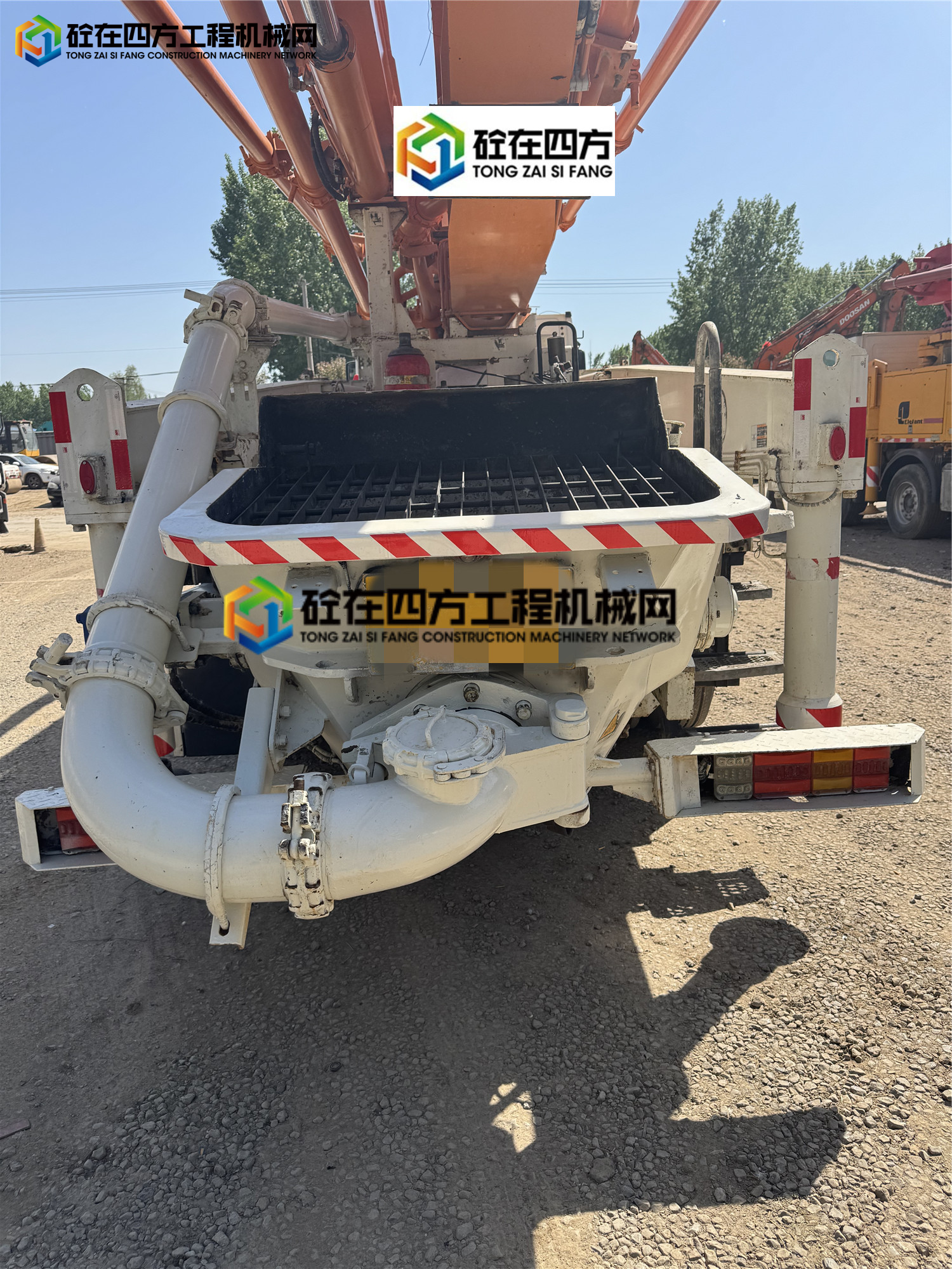 https://images.tongzsf.com/tong/truck_machine/20250516/16826dfbda5a7c.jpg