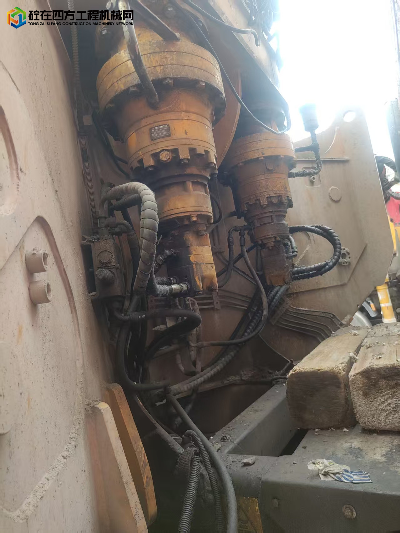 https://images.tongzsf.com/tong/truck_machine/20250521/1682d78cb6e529.jpg